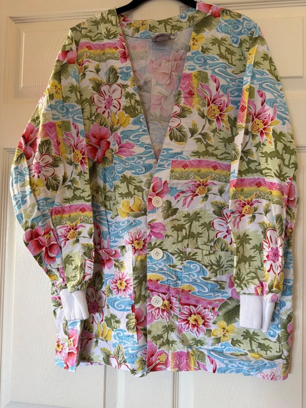 Floral Print Scrubs Jacket With Pockets & Button Closure